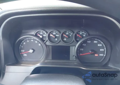 2021 Chevrolet Silverado 1500 2Wd Short Bed Custom z USA, uszkodzony, nr VIN 1GCPWBEK9MZ218801